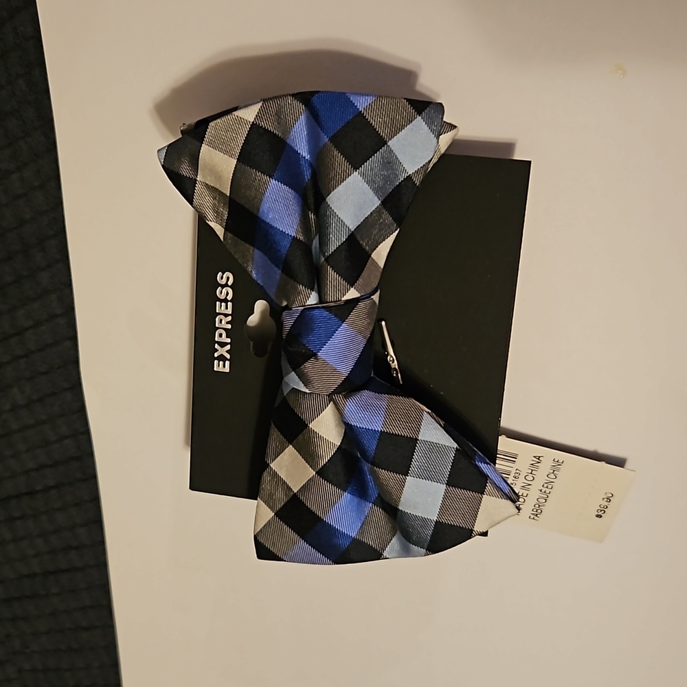 Express NWT bow tie, retail 39.90 black,white,blue shades